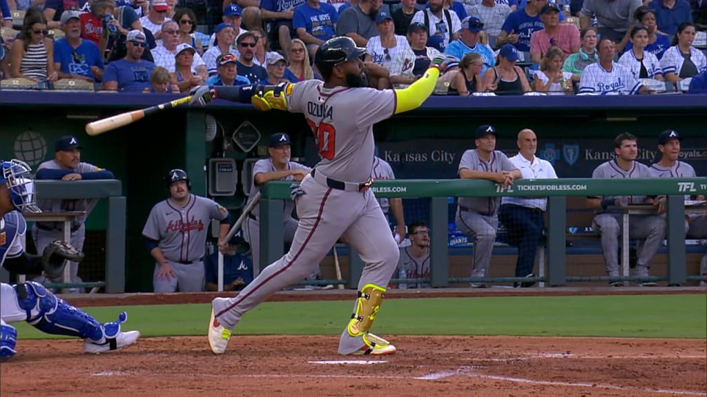 El dominicano Marcell Ozuna conecta jonrón 14 en el cuarto episodio.