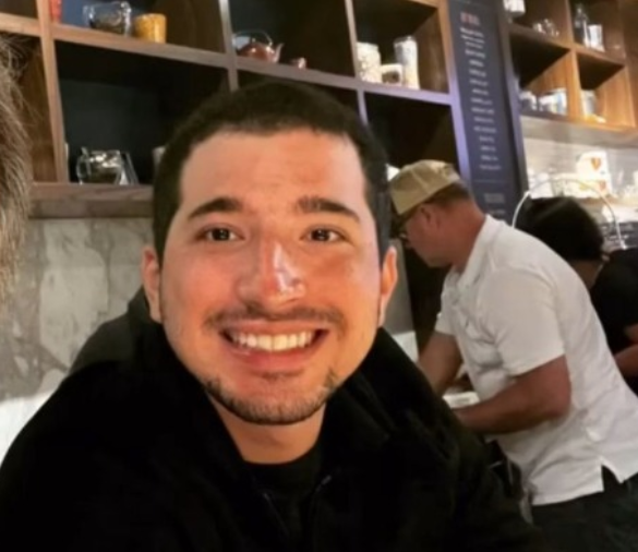 El vocero de la policía Nacional identificó como Jean Andrés Pumarol de 30 años, el hombre que mató a una mujer e hirió a otras cinco personas incluido su padre.