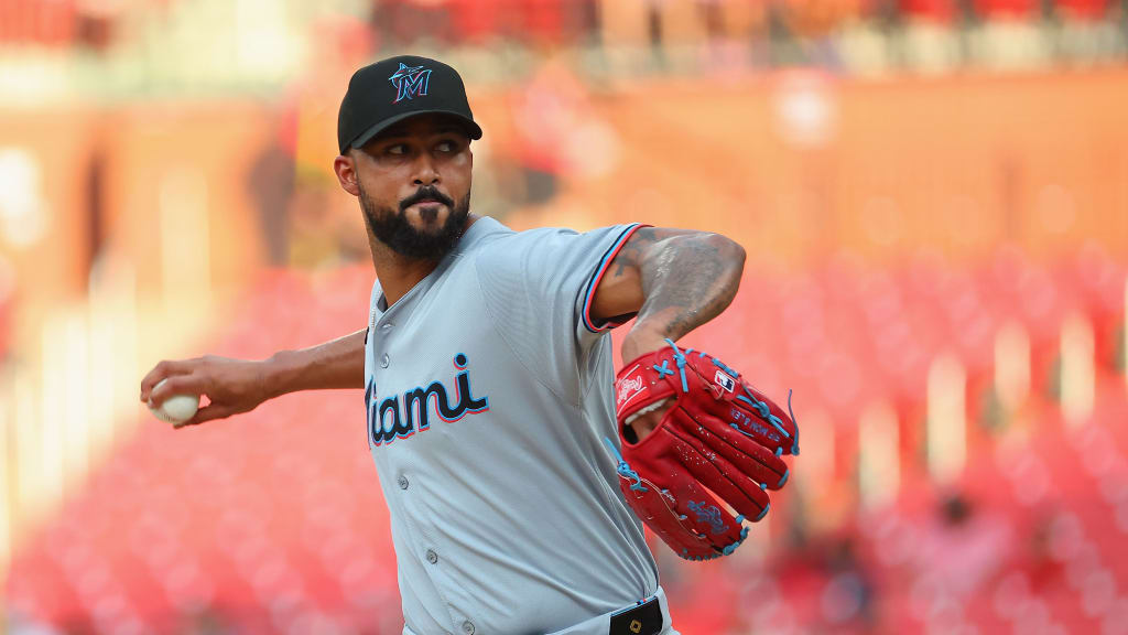 Sandy Alcántara, abridor de los Marlins de Miami.
