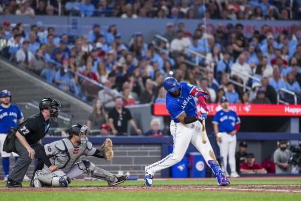 Vladimir Guerrero Jr con hit remolcador de dos vueltas