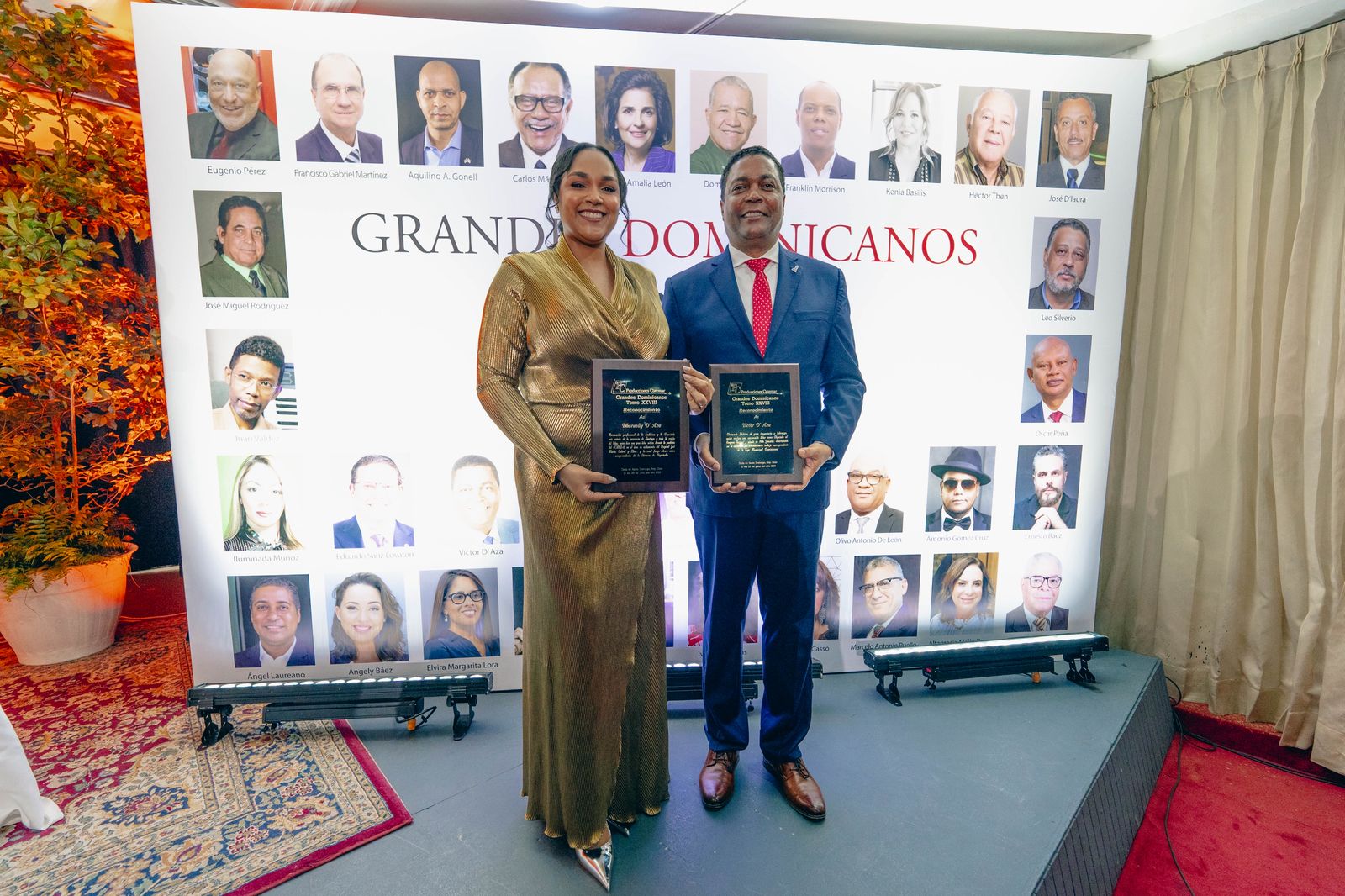 Presidente de la Liga Municipal Dominicana y aspirante presidencial, Víctor D’Aza, junto a su hija, la doctora y diputada Dharuelly D’Aza / Fuente externa