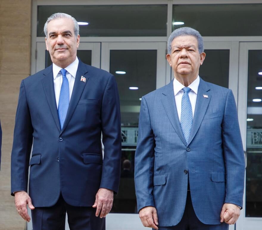 El presidente Luis Abinader visitará este jueves al exmandatario Leonel Fernández para continuar el proceso de diálogo con el fin de abordar de manera conjunta y responsable la crisis haitiana y sus implicaciones para la República Dominicana.