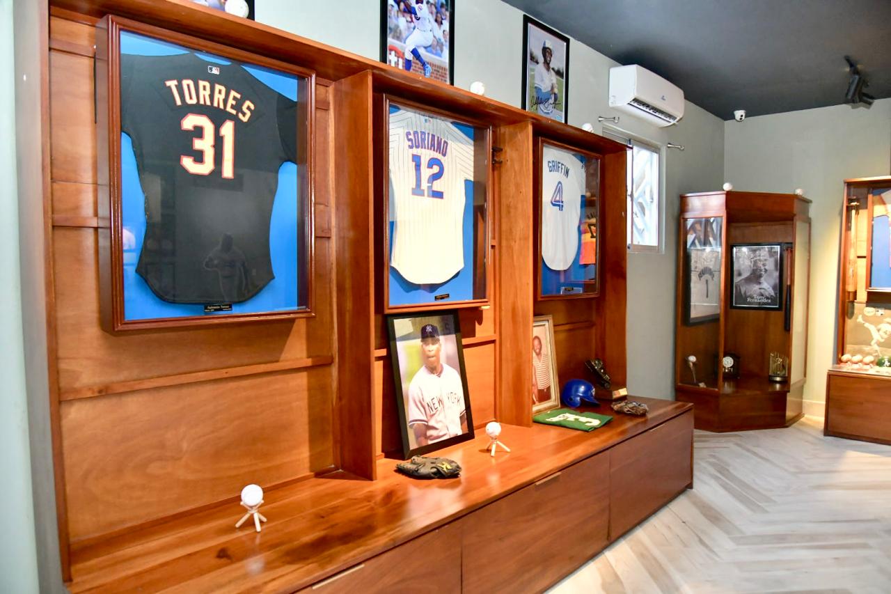 Sin un museo adecuado para contar la historia del béisbol dominicano, este deporte en algún momento se va a olvidar, porque no bastan los libros que se han escrito, que de hecho son pocos, para mantener la llama viva y el interés entre los seguidores del béisbol y del deporte alrededor del principal y primer pasatiempo multitudinario de la República Dominicana.