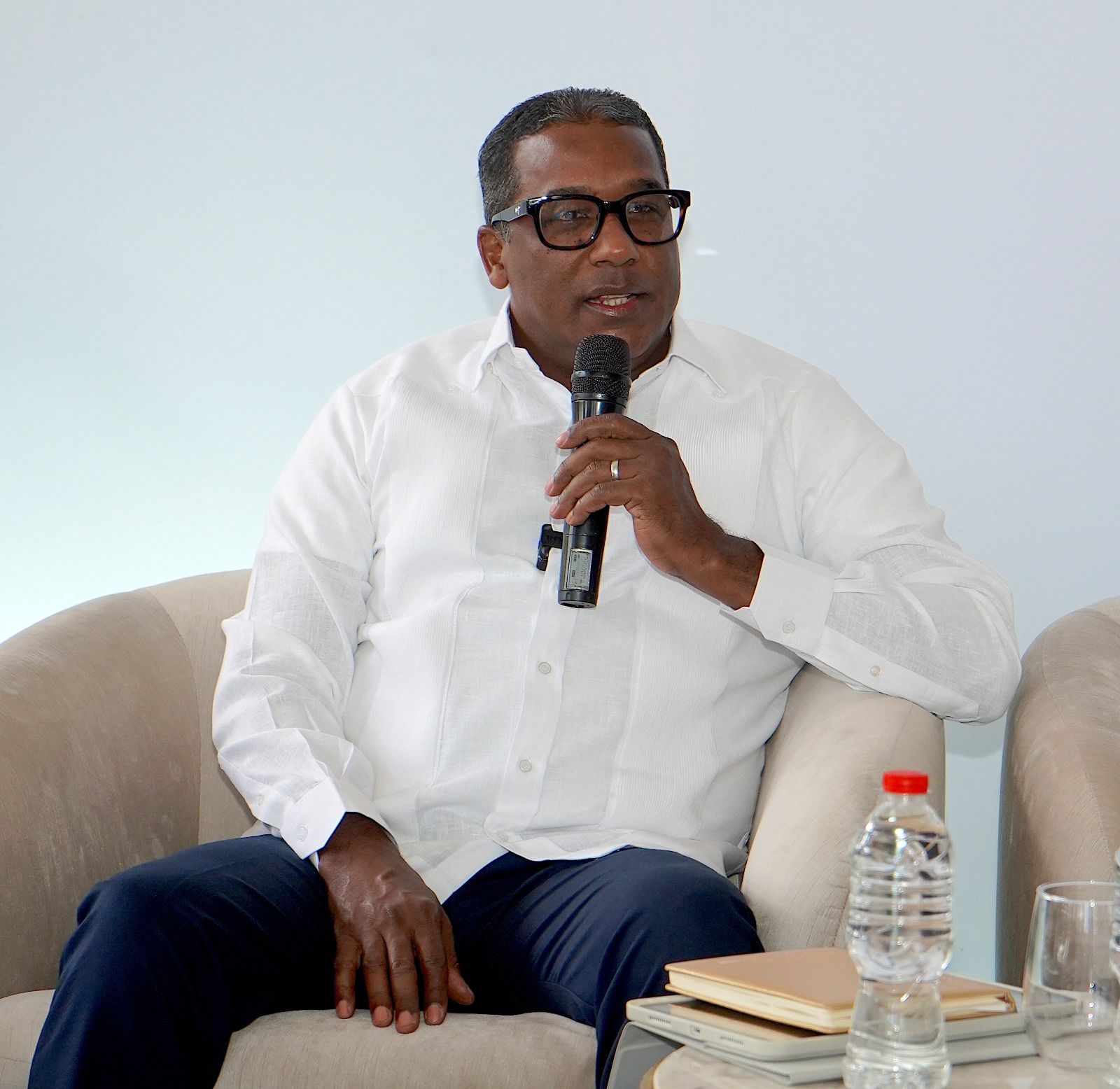 El Instituto Dominicano de Prevención y Protección de Riesgos Laborales (Idoppril) Agustín Burgos afirmó que la mayoría de los accidentes no ocurren dentro de la empresa, sino en el camino hacia y desde esta.