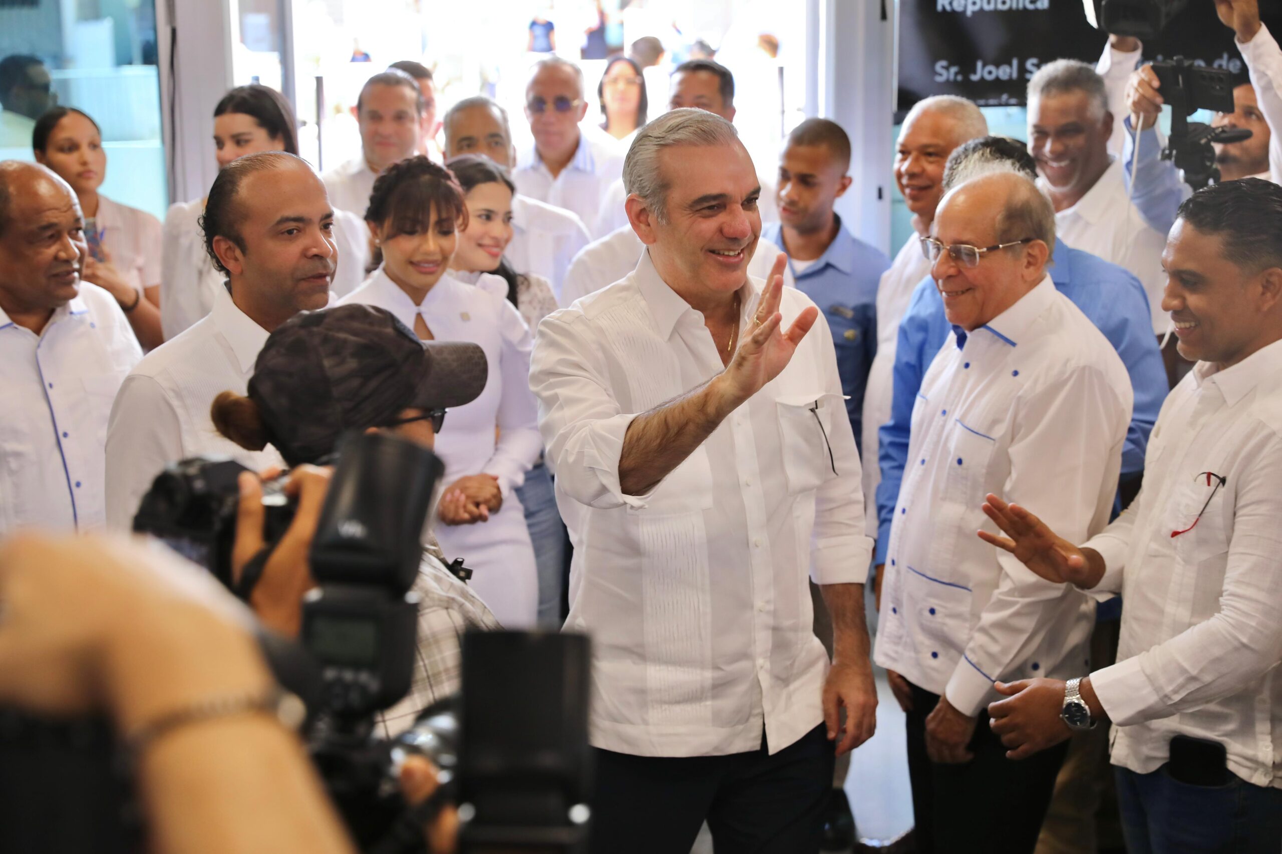 Presidente Abinader inaugura línea de transmisión de 345 kV  y una subestación eléctrica en Manzanillo