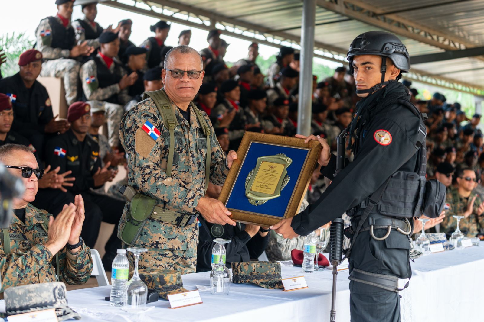 El Ministerio de Defensa celebró la culminación del Curso Avanzado de Contraterrorismo y Manejo de Crisis, una capacitación intensiva que fortalece de manera decisiva las capacidades tácticas de respuesta ante amenazas complejas en el territorio nacional.