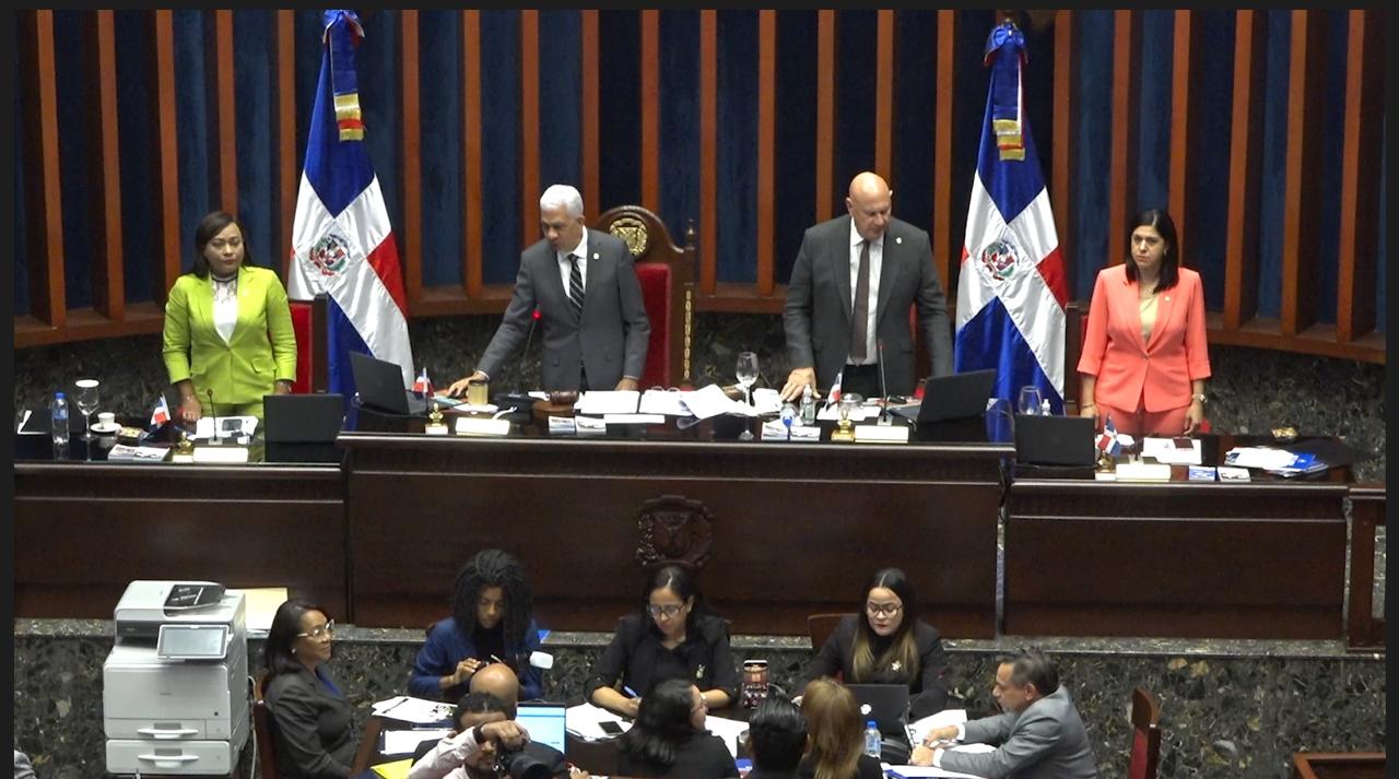 Los artículos 95 y 96 contemplan penas de entre 10 y 30 años de prisión por atentados dolosos contra personas, incluyendo el homicidio simple y agravado.