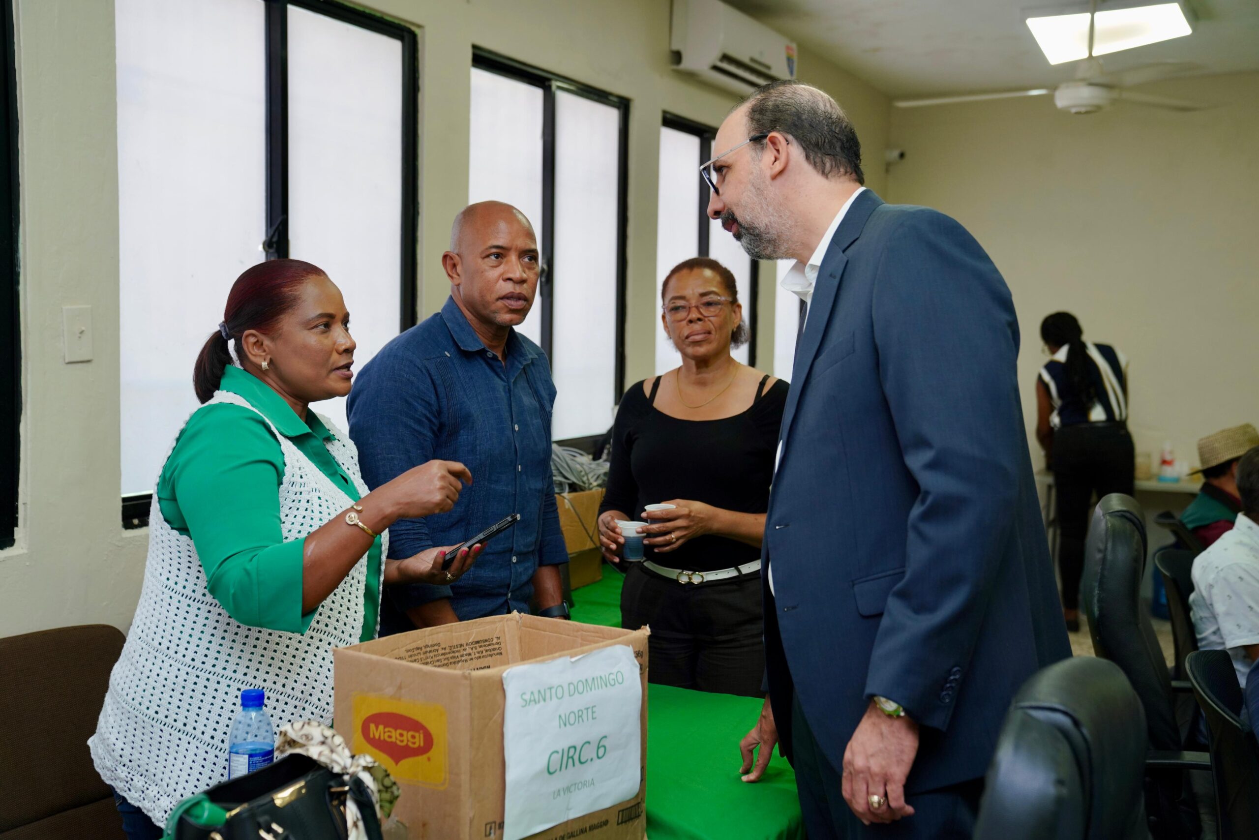 El presidente de la Comisión Nacional Electoral (CNE) de la Fuerza del Pueblo, Henry Merán, informó que el segundo día del proceso de inscripción de aspirantes a cargos internos ha transcurrido con alta participación y entusiasmo, reafirmando el compromiso de la militancia con la democracia interna del partido
