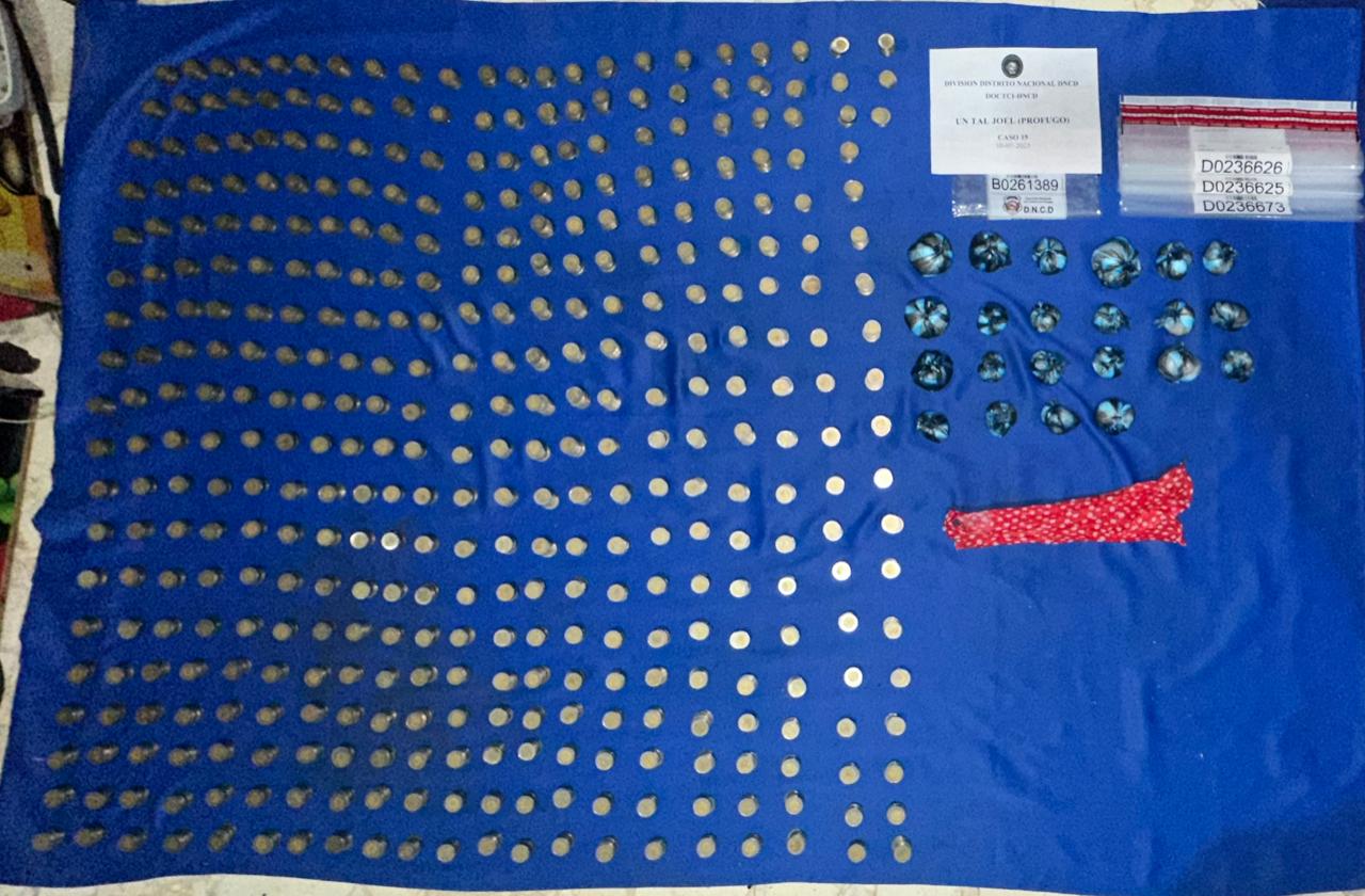 Las autoridades en conjunto realizaron nuevas intervenciones en el sector de Capotillo, Distrito Nacional, donde se arrestaron a 11 personas y se confiscaron 6, 522 gramos de distintos narcóticos.