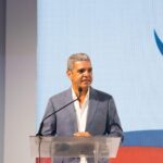 El presidente de la Asociación Dominicana de Avicultura (ADA), Pavel Concepción, informó este domingo que los productores que representan más del 80 % de la producción nacional de pollos mantienen su compromiso con la población dominicana, al ofrecer precios justos y estables, a pesar de las variaciones momentáneas en el mercado.