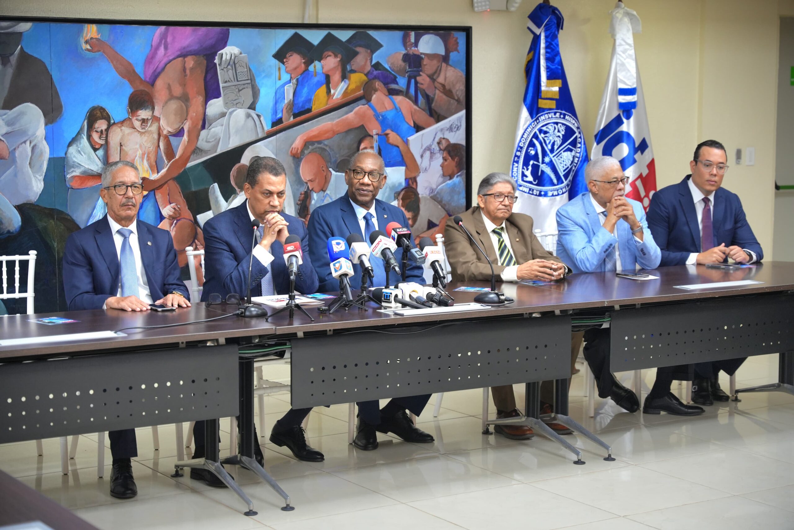 UASD e Indotel anuncian licitación de internet de alta velocidad para la universidad