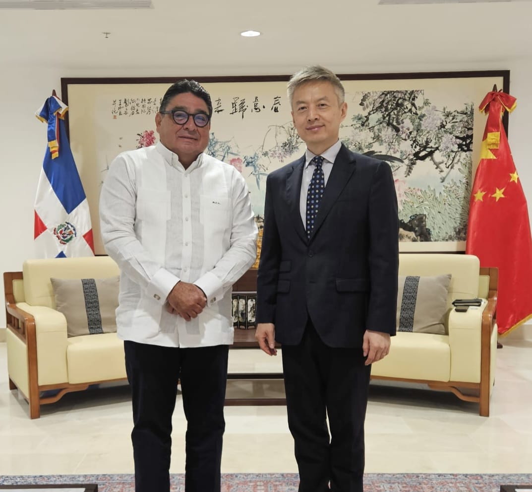 Miguel Calzada León Cónsul Honorario de Mongolia en la República Dominicana, realiza visita de cortesía al embajador de China en República Dominicana