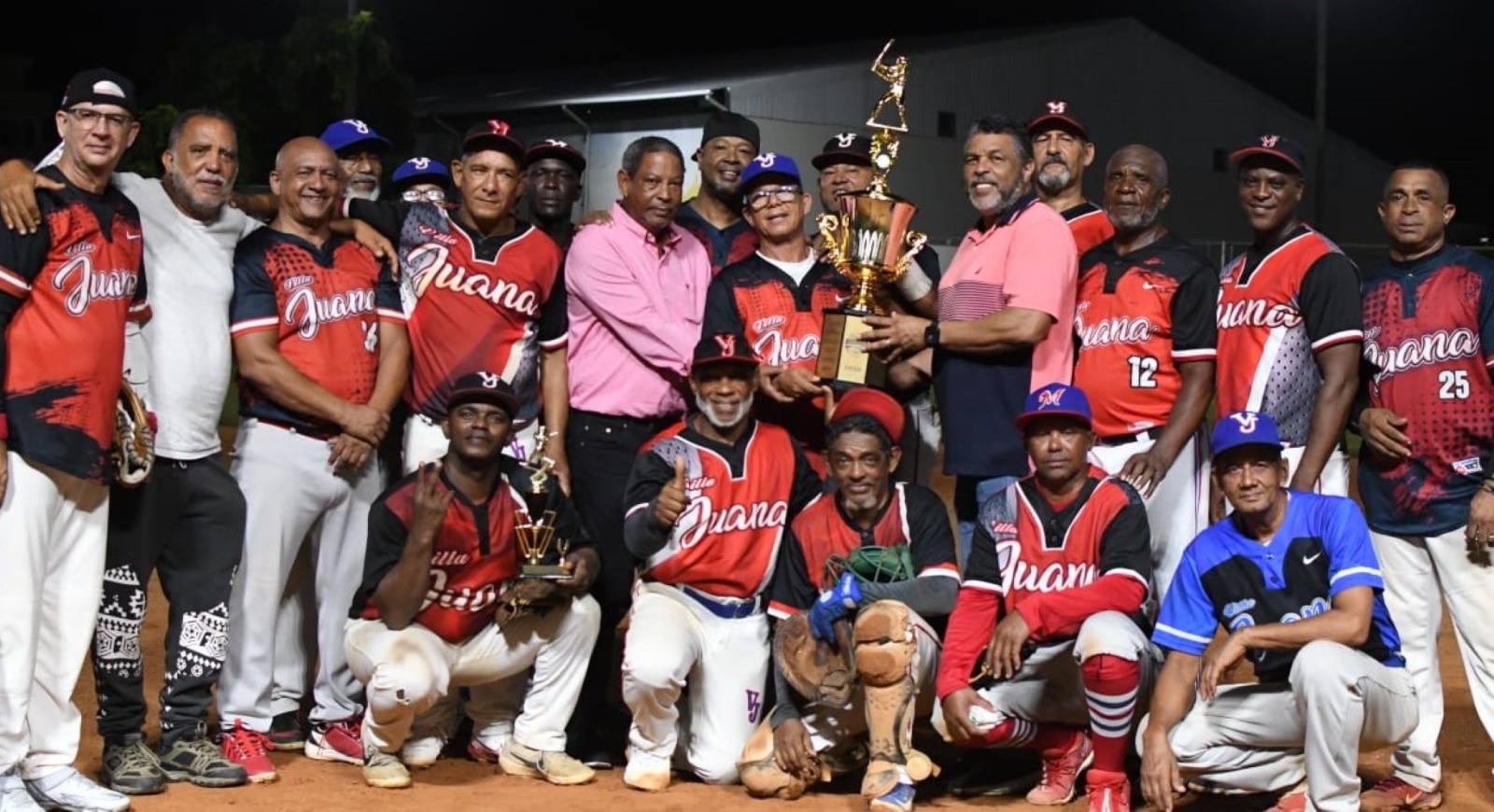 Villa Juana se coronó campeón del primer torneo Sénior, celebrado en el marco de su 30 aniversario y el cuarto Clásico Julio Lugo.