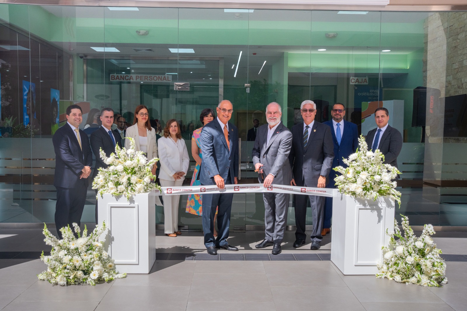El Banco de Ahorro y Crédito Confisa se consolida en el sistema financiero, al obtener por la calificadora Feller Rate la ratificación de su solvencia en “A-” con perspectivas “Estables”, sustentada en una sólida base patrimonial, una adecuada capacidad de generación y una gestión conservadora del capital