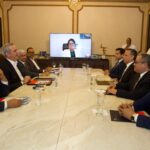 En estos momentos se encuentra reunido el Consejo Nacional de la Magistratura (CNM), bajo la presidencia del mandatario Luis Abinader. Todos sus integrantes están presentes; siete participan de forma presencial, mientras que la magistrada Nancy Salcedo Fernández lo hace de manera virtual.