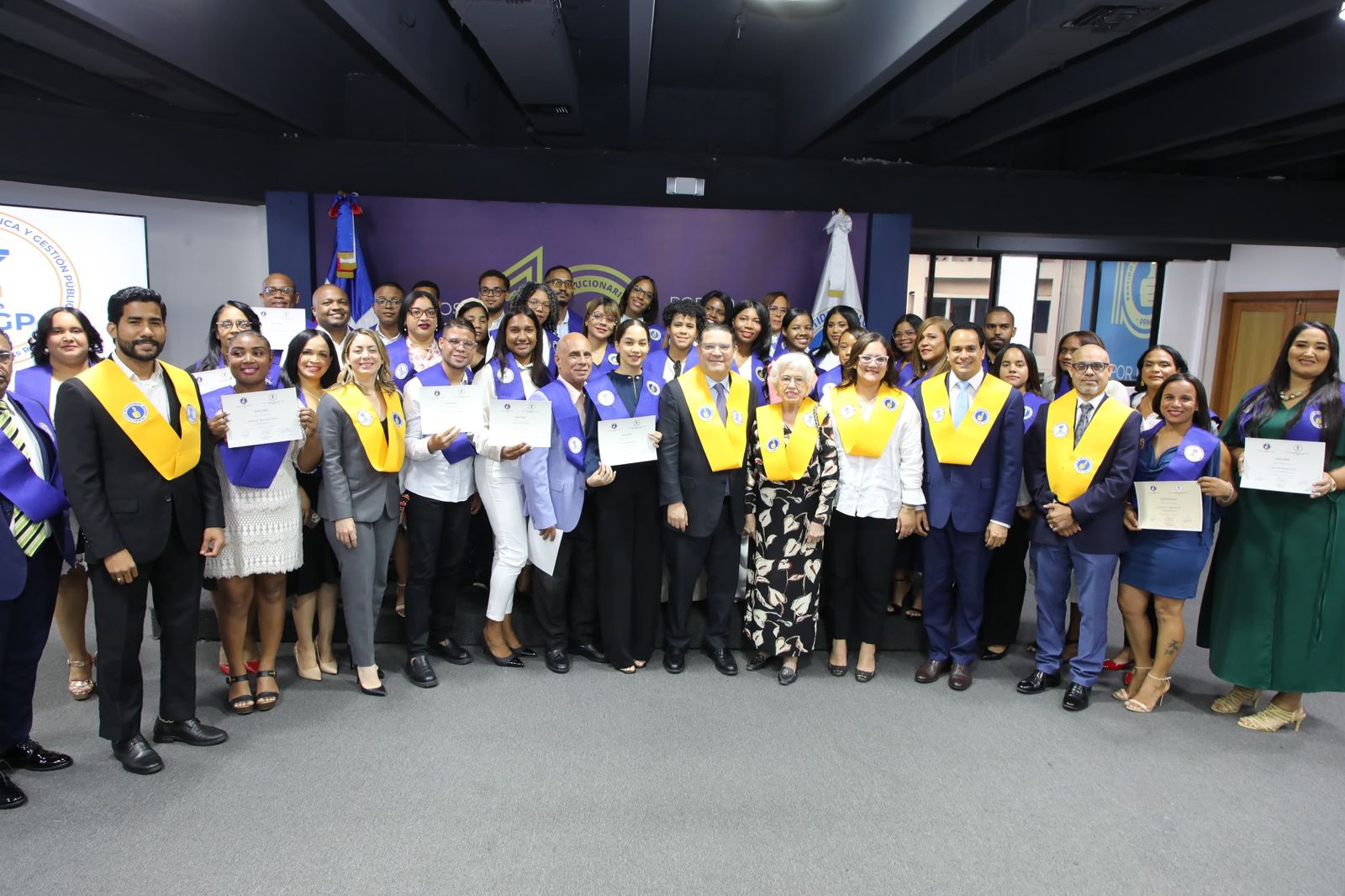 La Escuela de Formación Política y Gestión Pública "Profesora Yvelisse Prats Ramírez" (Efpgp) del Partido Revolucionario Moderno (PRM) graduó a 67 profesionales del Curso de Gestión Contable y Fiscal Aduanal.