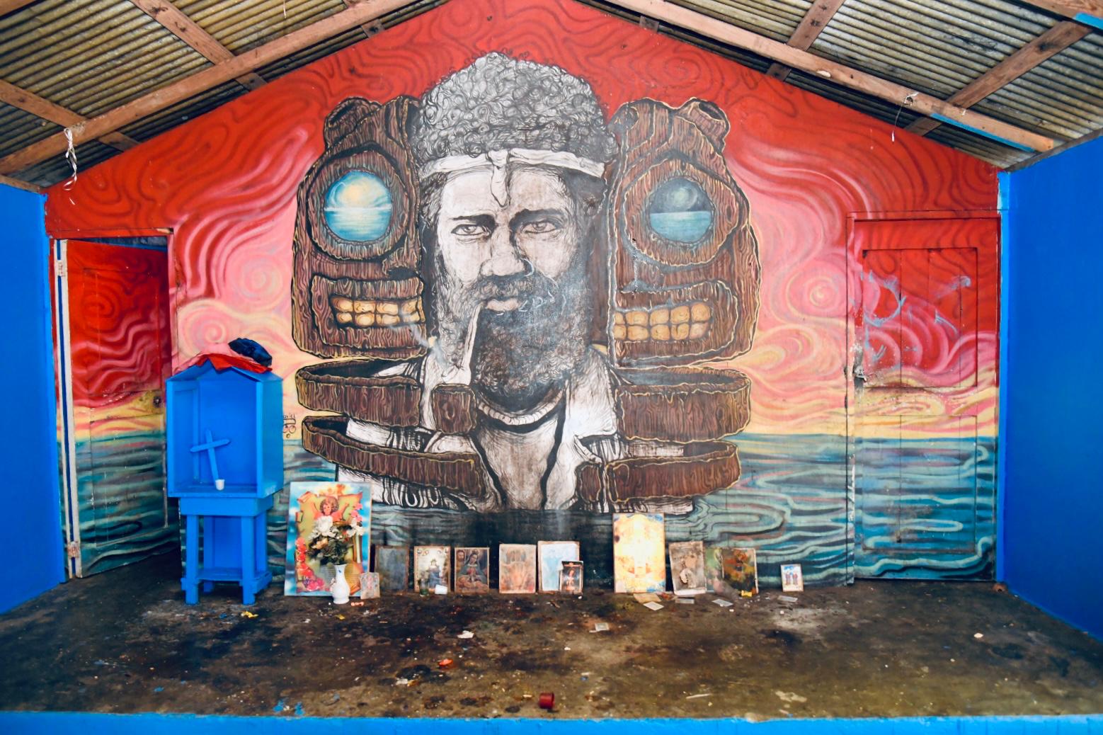 El poblado montañoso lo conformaban alrededor de 50 familias con casas de tejamaní y yagua, cuando en 1916 empezó la rebelión olivorista contra la intervención estadounidense y en rechazo a una abusiva reforma agraria. Revuelta aunada al cristianismo sincretizado con rituales definidos paganos por autoridades que usarían este argumento para desacreditarla y al gestor.