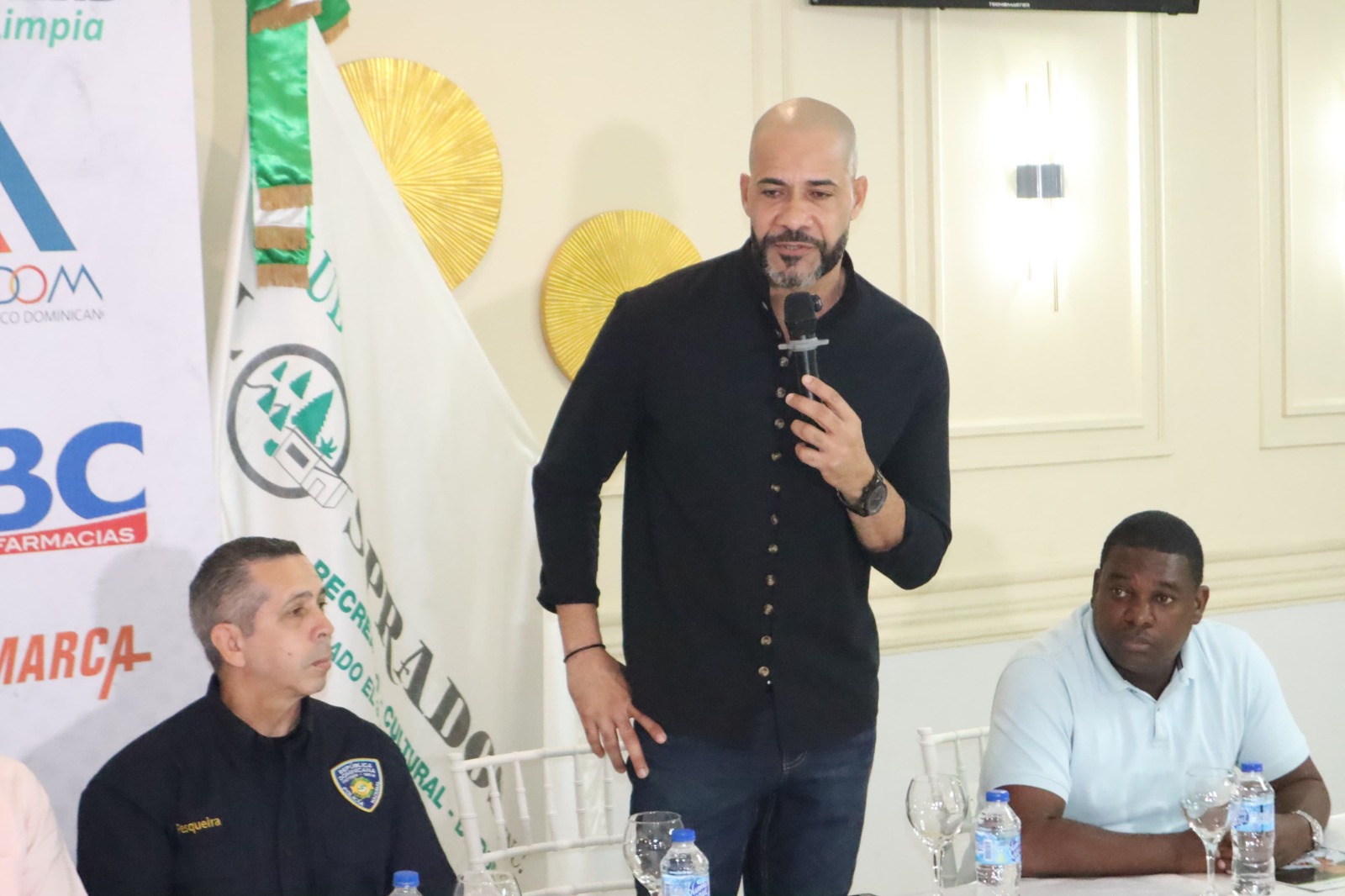 Carlos Payano, quien será el dirigente del equipo superior del club Los Prados en el TBS Distrito 2025.