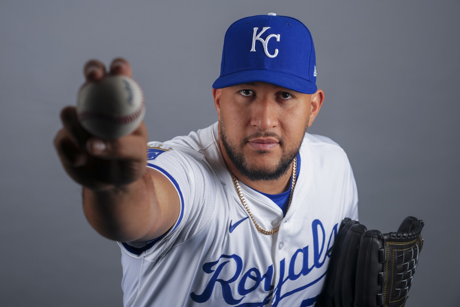 El lanzador relevista dominicano de los reales de Kansas City, Carlos Estévez. (Foto de: AP Photo/Lindsey Wasson, file)