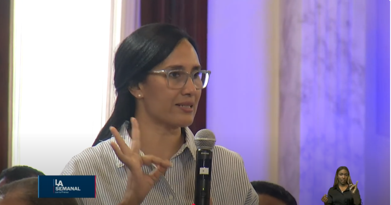 La subdirectora del Instituto Nacional de Tránsito y Transporte Terrestre (Intrant) Alexandra Cedeño,informó que las restricciones de giro implementadas en varias avenidas del Gran Santo Domingo tendrán una duración inicial de dos semanas, y posteriormente se irán extendiendo a otras zonas como parte de un plan piloto.