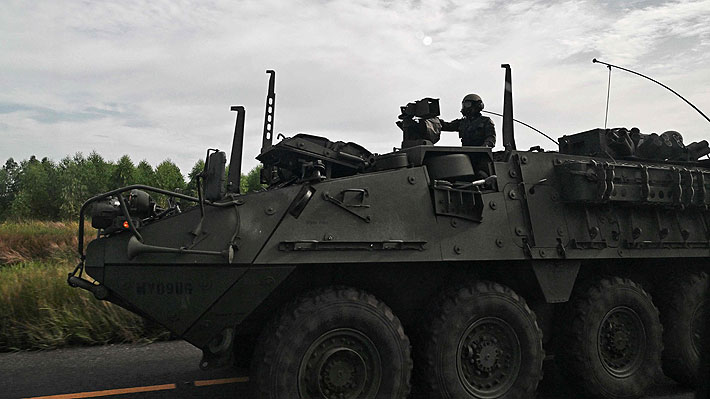 Tailandia decretó este viernes la ley marcial en ocho de sus distritos fronterizos con Camboya, en pleno conflicto entre ambos países, mientras sus autoridades analizan la propuesta de alto el fuego impulsada por Malasia, con la finalidad de calmar las tensiones en Asia.