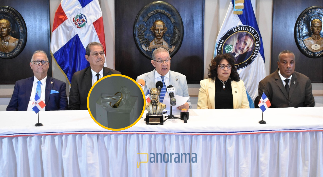 osé Pilía Moreno, tesorero del Instituto Duartiano; Jacinto Pichardo, vicepresidente; Wilson Gómez, presidente; Rafaela Mesa, secretaria general y Víctor Zabala, gobernador del Museo de Duarte.