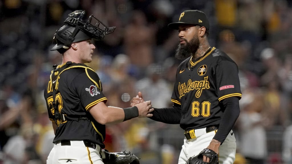 Dennis Santana lanza el noveno en blanco para los Piratas y llega a 8 rescates.