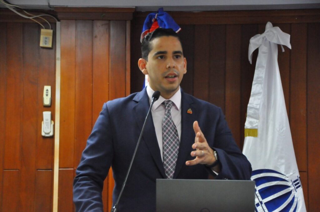 El nuevo director ejecutivo del Seguro Nacional de Salud (SENASA) será Edward Rafael Guzmán Padilla.