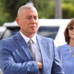 Antisociales amordazan a Cosculluela junto a dos empleados para robar en su casa