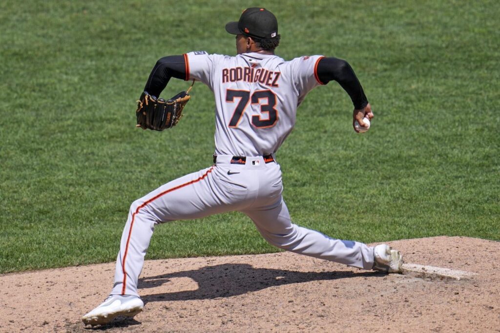 Randy Rodríguez fue el lanzador ganador para los Gigantes.