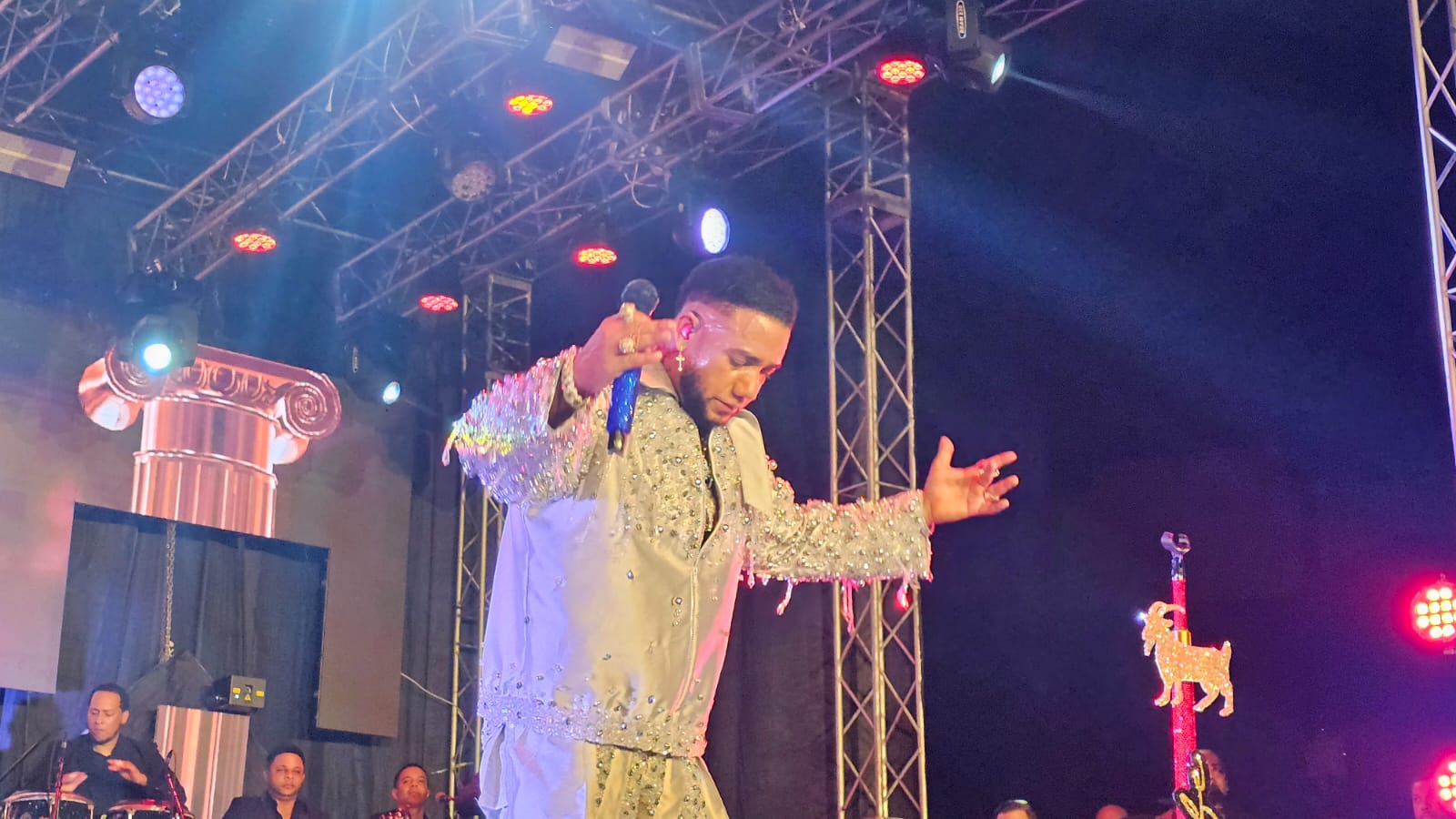 Elvis Martínez / Karina Jiménez