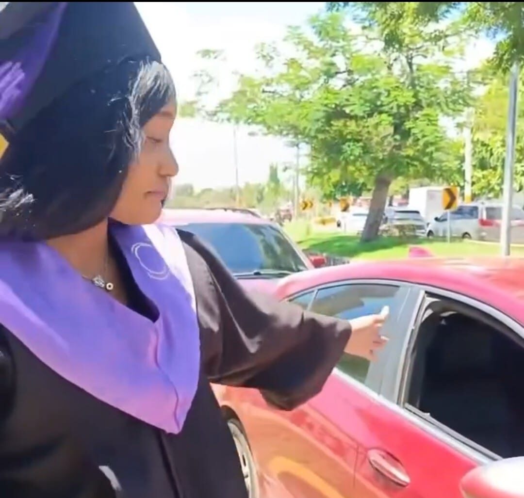 Amabel Tolentino, recién graduada de Licenciatura en Psicología Escolar