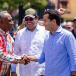 El senador Omar Fernández recorre recintos de votación en las tres circunscripciones del Distrito Nacional durante las elecciones internas de la Dirección Central de la Fuerza del Pueblo