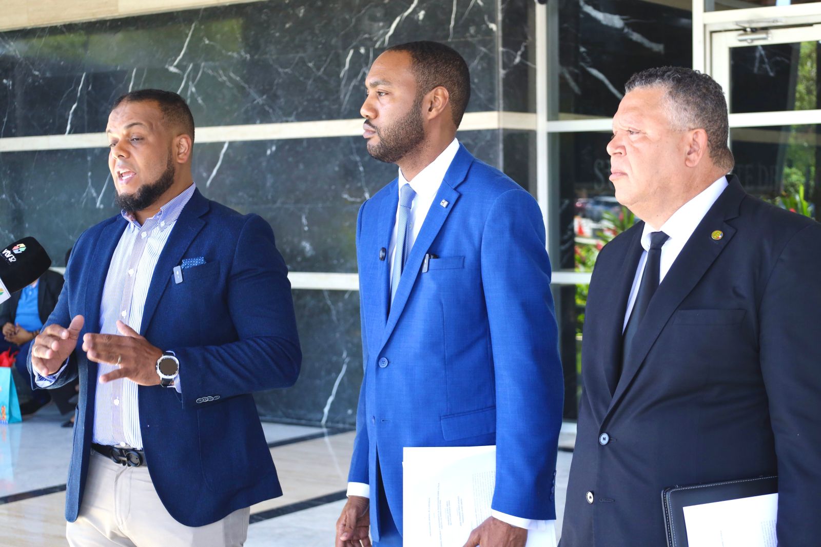 Comunicadores interponen querella por "ultraje" al Himno Nacional