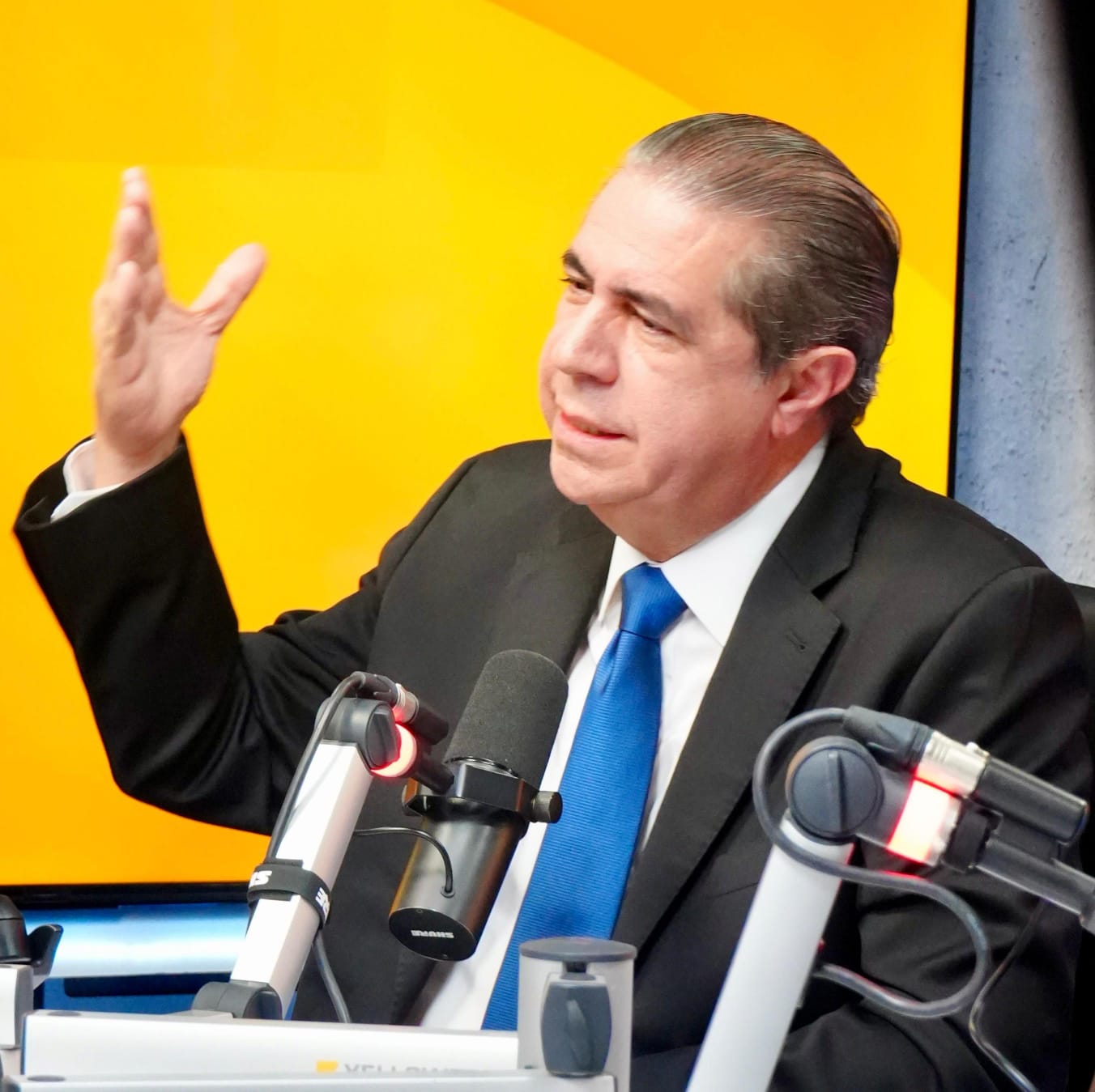 Francisco Javier asegura es excusa de Abinader, atribuir a asuntos legales no culminar 11 mil aulas iniciadas por Danilo Medina