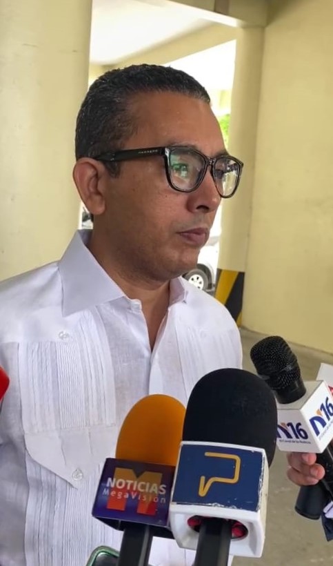 Guillermo Pérez, senador, PRM.