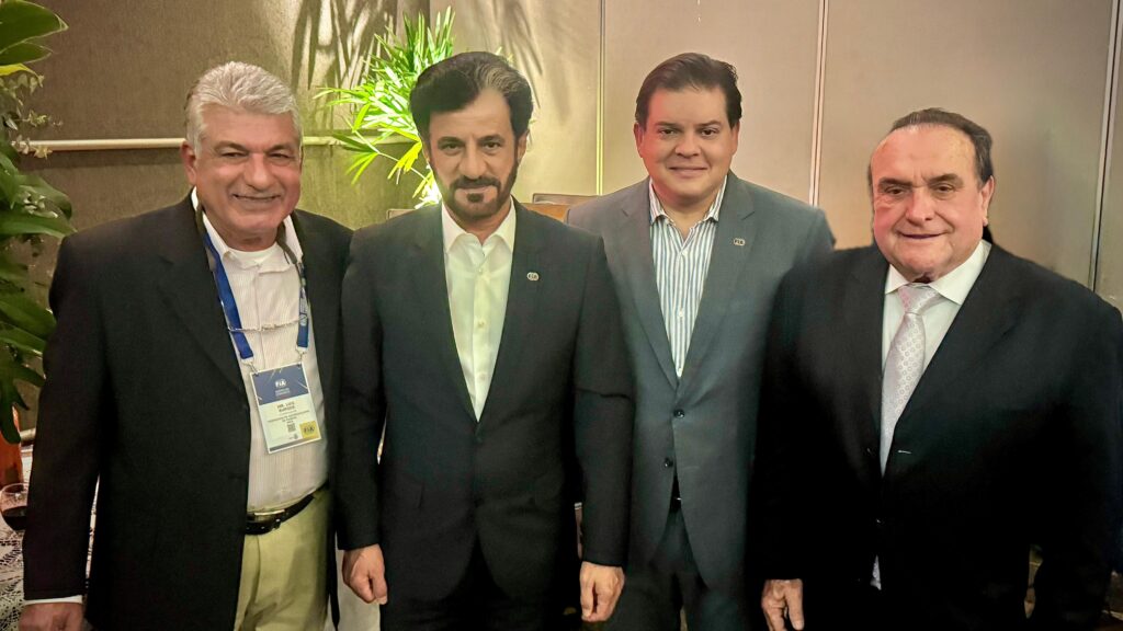Desde la izquierda Luis Burgos, presidente de la Federación de Puerto Rico; Mohammed Ben Sulayem Presidente de la FIA; Adriano Abreu Sued, Presidente de la Federación Dominicana de Automovilismo; Dante Pesccetto Presidente de NACAM y automóvil club de Panamá.