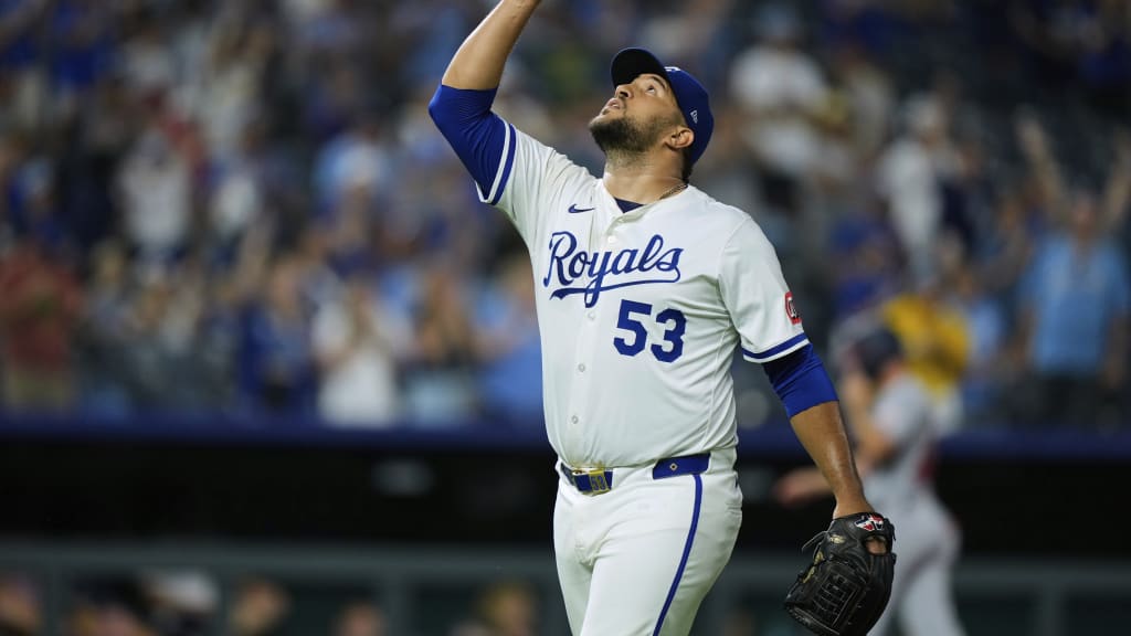 Carlos Estévez, relevista dominicano de los Reales de Kansas City.