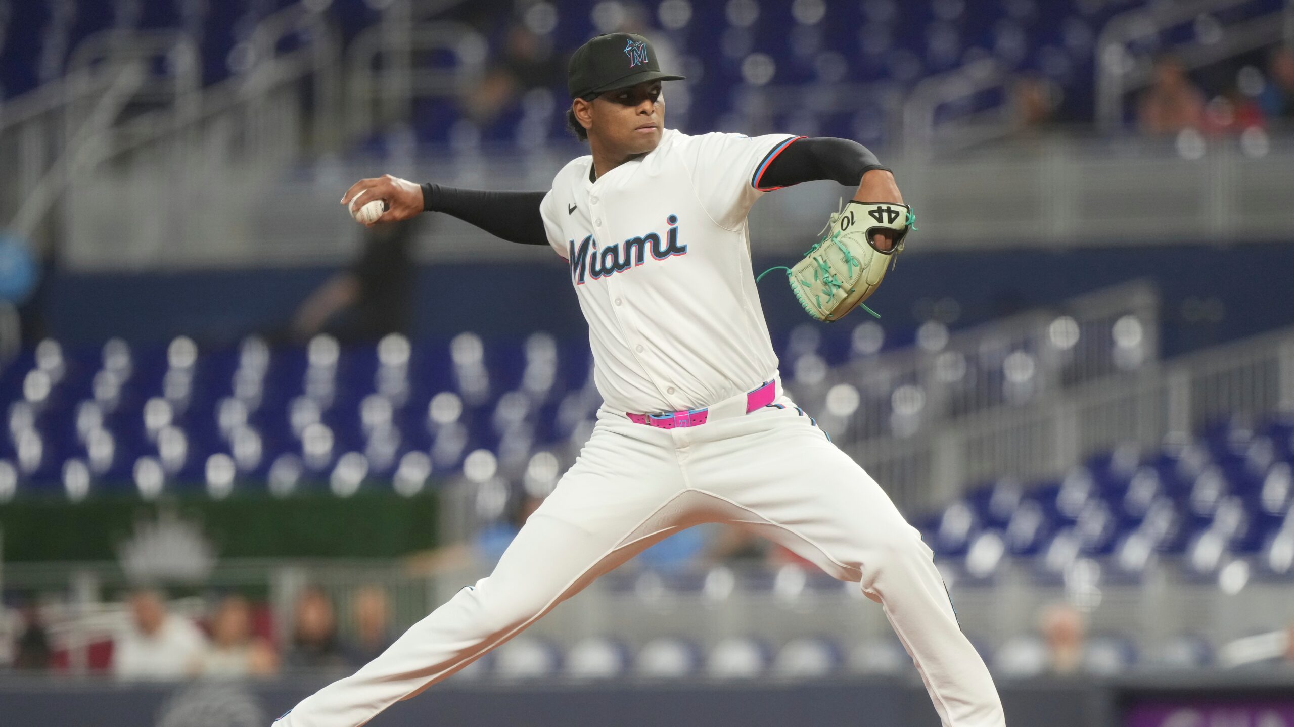 Edward Cabrera de los Marlins de Miami.