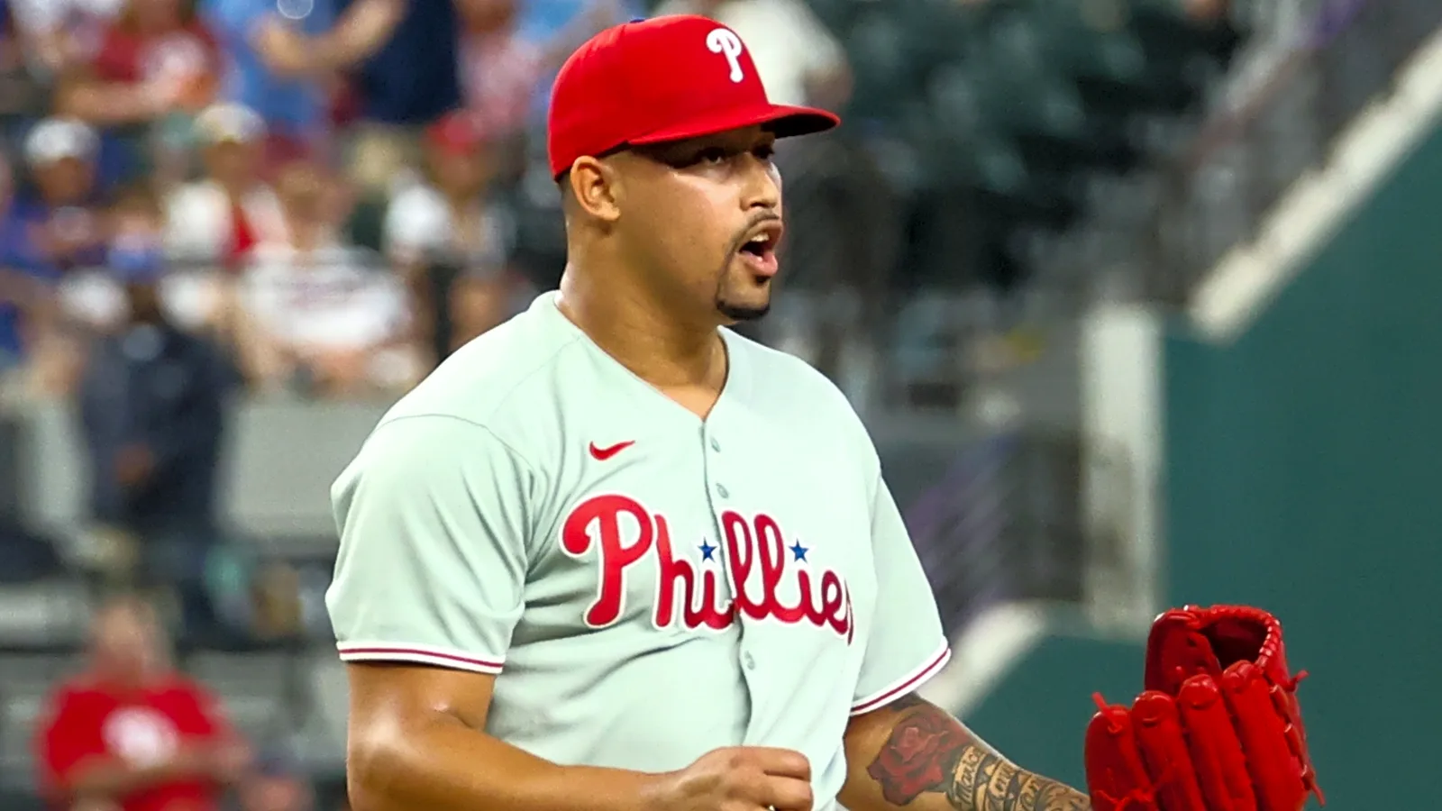 Jhoan Durán reacciona al salvar su juego 20 de la temporada.
