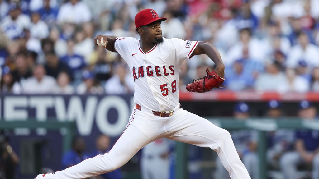 El abridor dominicano José Soriano, de los Angelinos de los Ángeles, gana octavo juego.