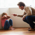 Datos revelan que el maltrato verbal infantil tiene un impacto similar al físico en la salud mental posterior