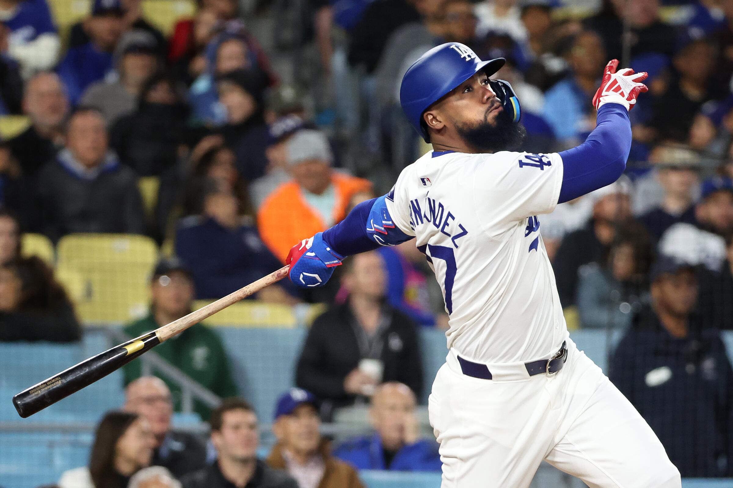 Teoscar Hernández de los Dodgers pega dos jonrones y remolca 4.