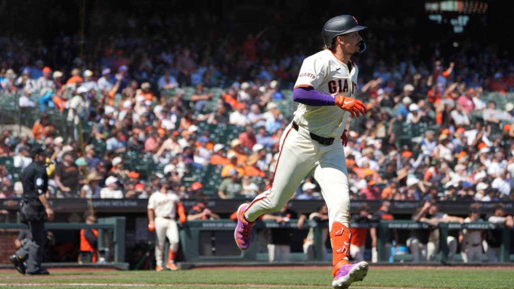 Willy Adames recorre las bases este jueves 28 de agosto en el Oracle Park.