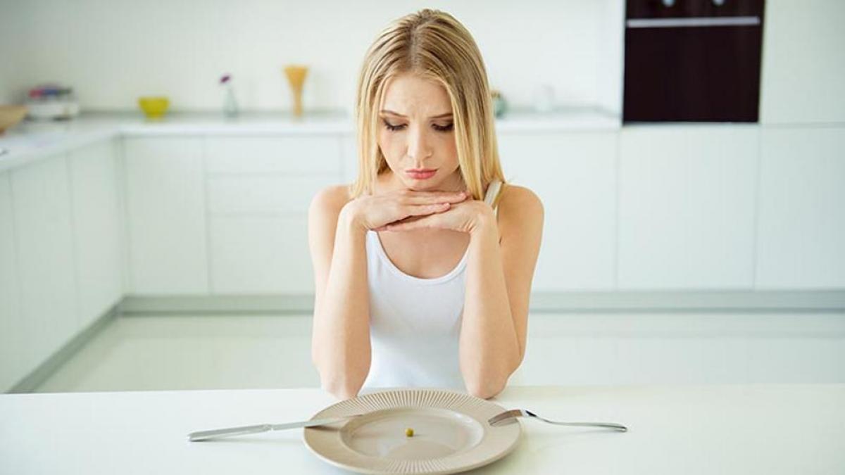 ¿Comer menos alarga la vida? Científicos revelan qué dieta favorece la longevidad