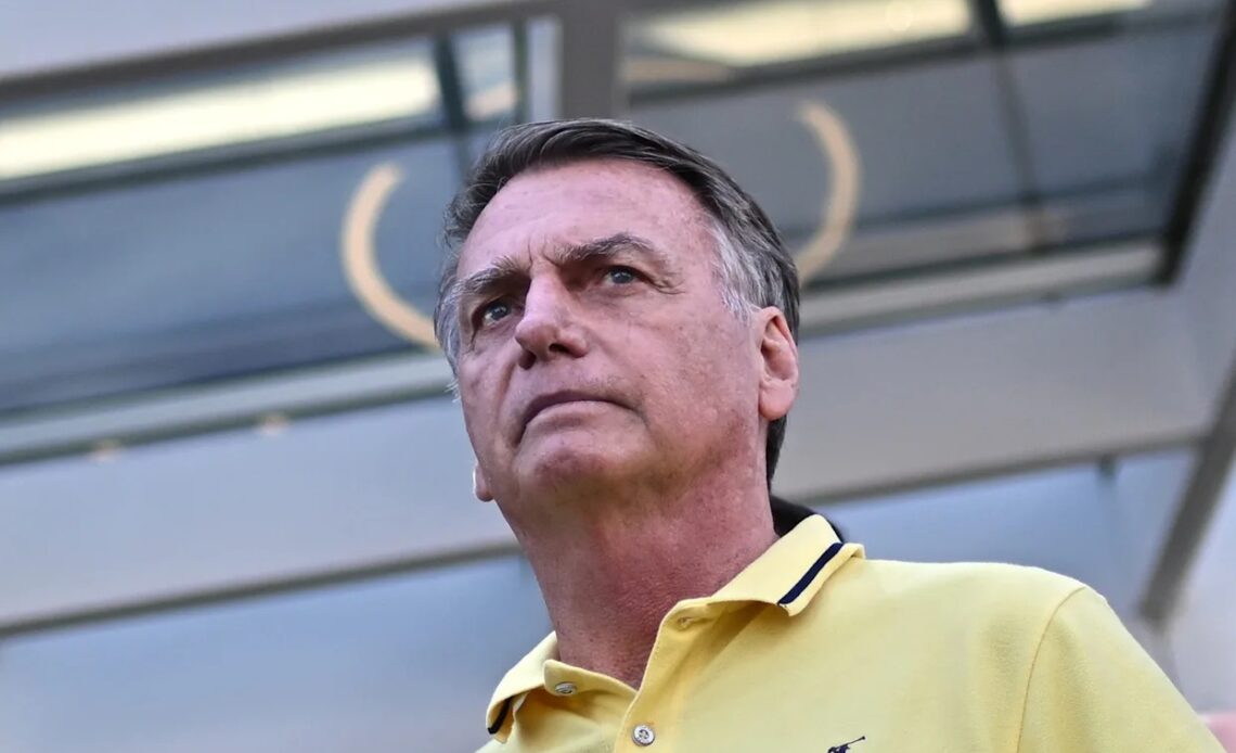 Bolsonaro enfrenta juicio.