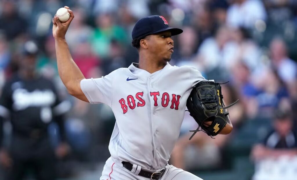 Bryan Bello sube al monticulo hoy por los Medias Rojas de Boston, que luchan por un lugar a la postemporada en octubre.