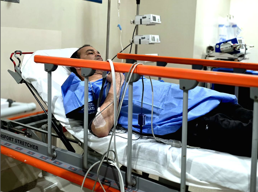 Alex Bueno hospitalizado