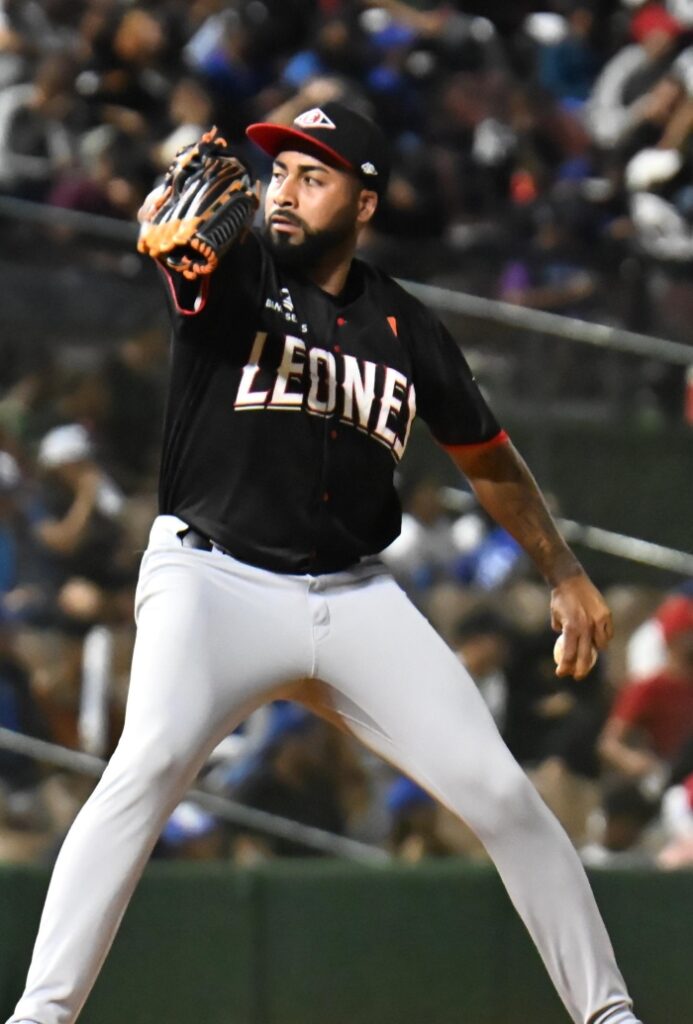 Núñez, zurdo de 32 años, formó parte de los Leones en el campeonato del torneo pasado, destacándose con 4.0 entradas en blanco de 3 hits, 1 boleto y 4 ponches durante el Round Robin.