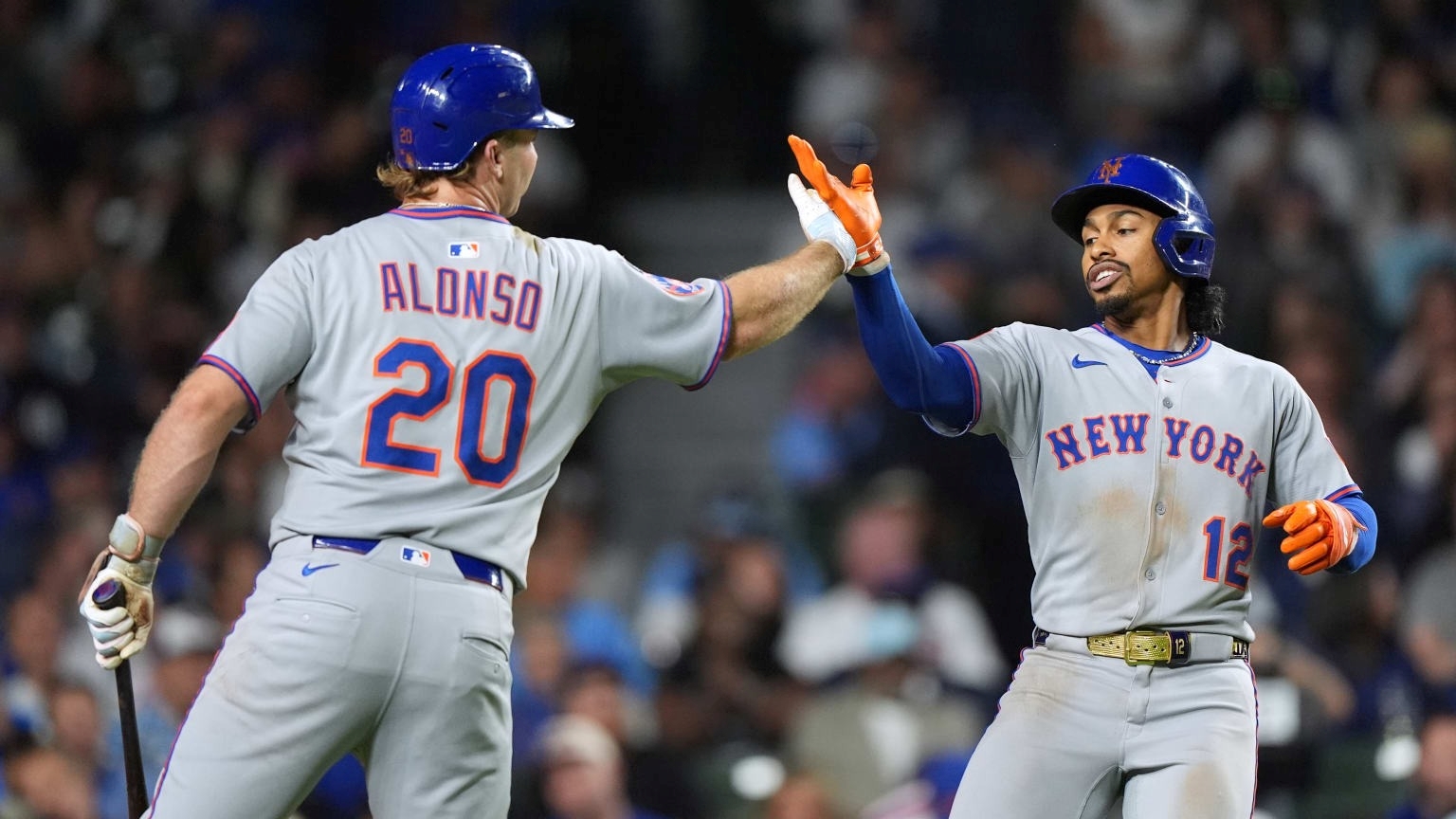 Francisco Lindor entró al club de los 30-30 en la temporada 2025